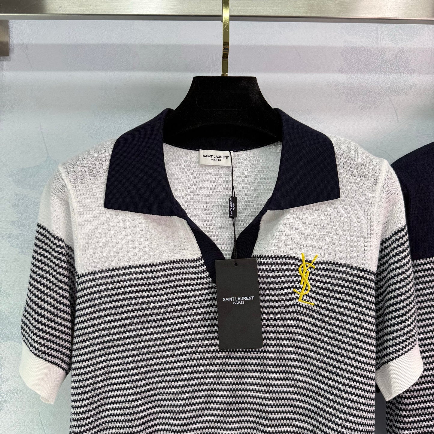 25 Wave striped lapel knit short sleeved shirt