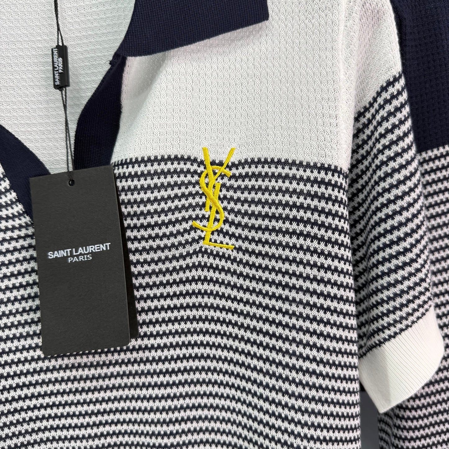 25 Wave striped lapel knit short sleeved shirt