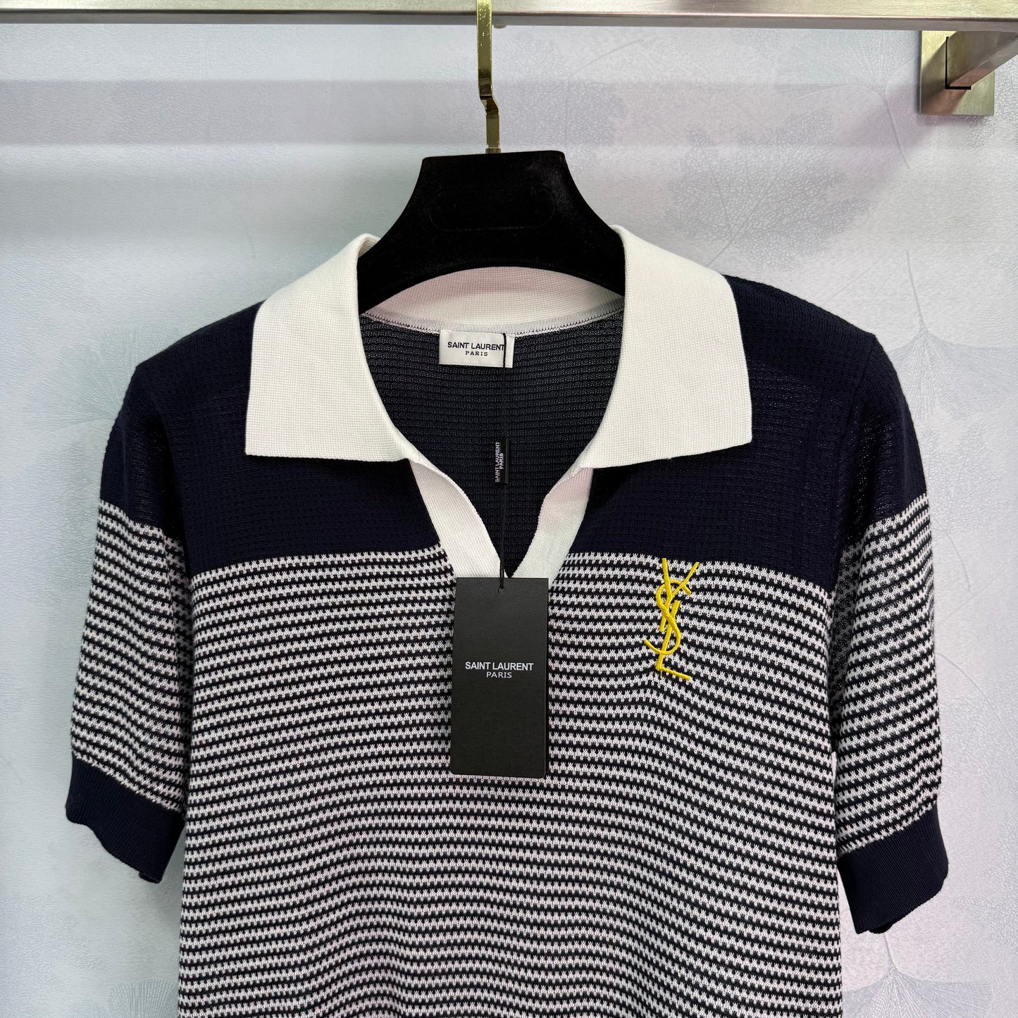25 Wave striped lapel knit short sleeved shirt