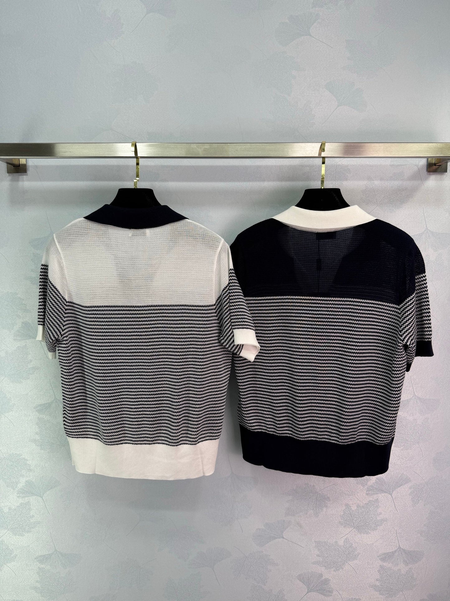 25 Wave striped lapel knit short sleeved shirt