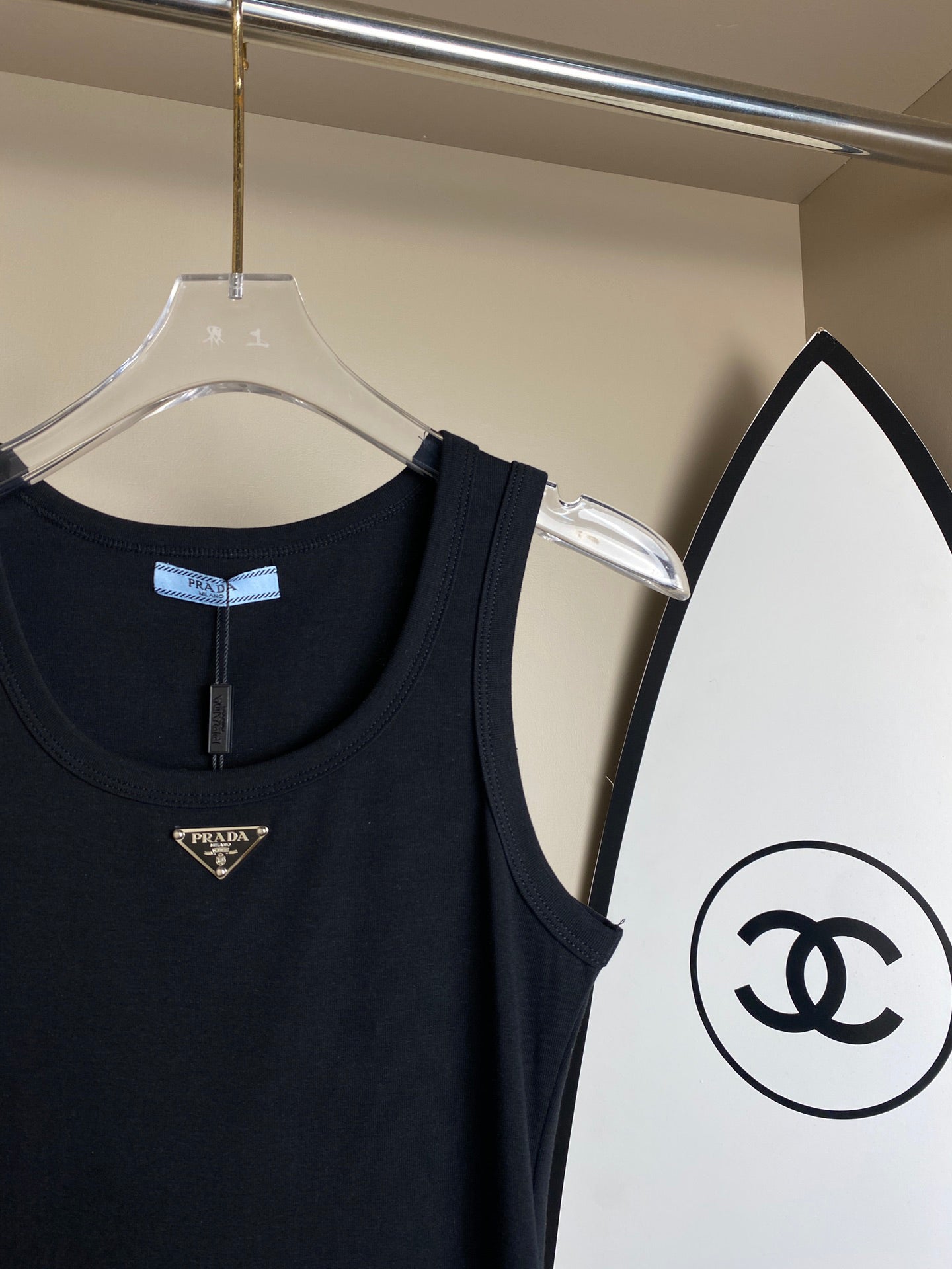 Classic triangle vest