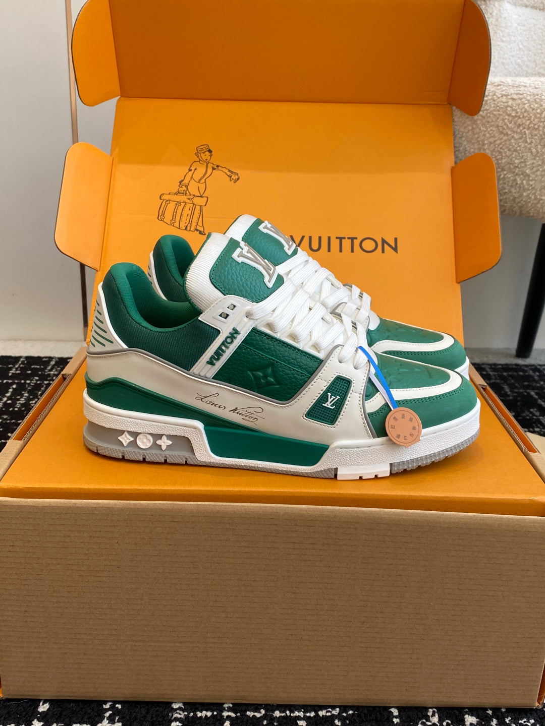 L Men's Sneakers