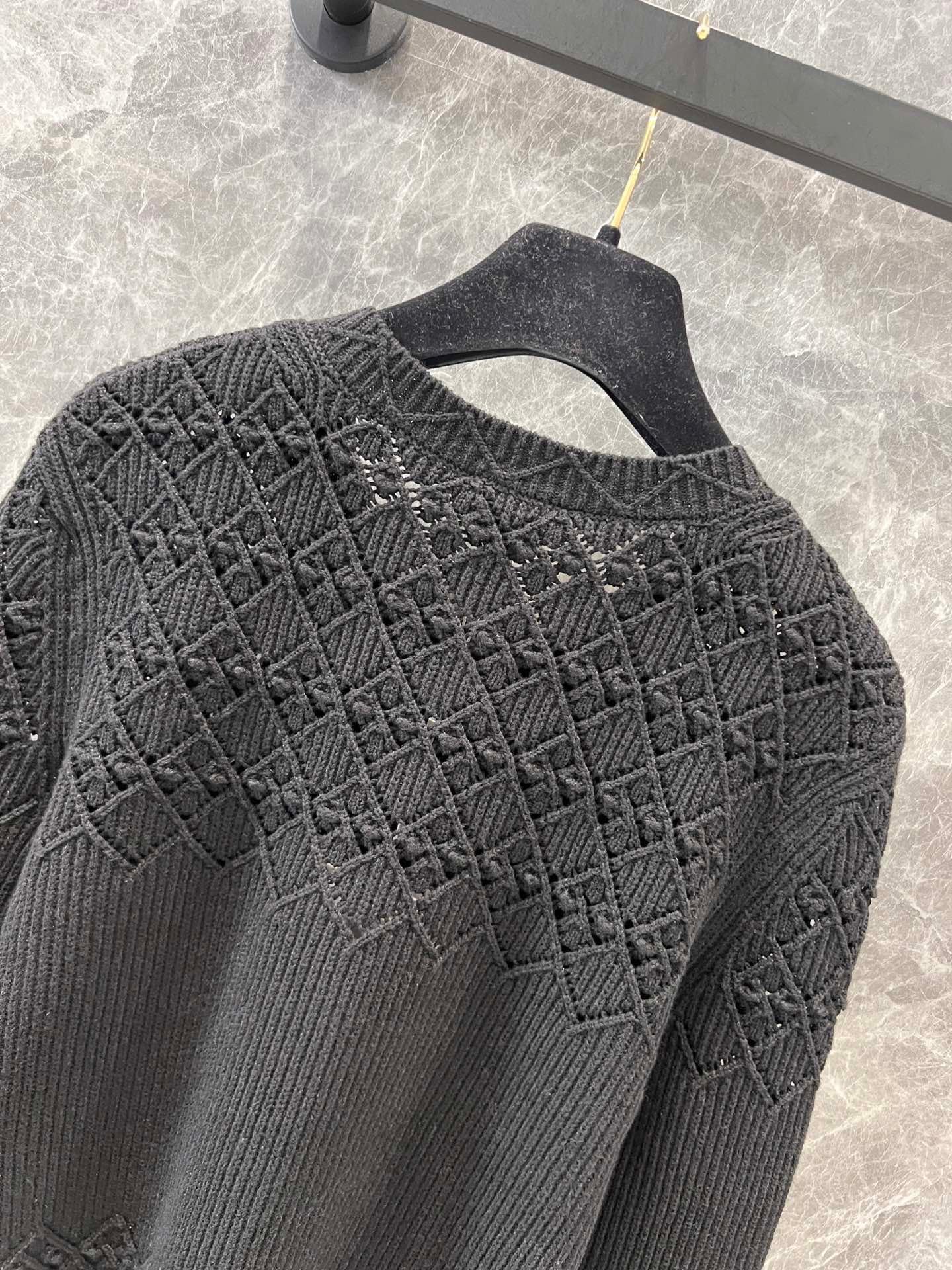 C 25 Early spring new diamond hollow crochet cardigan