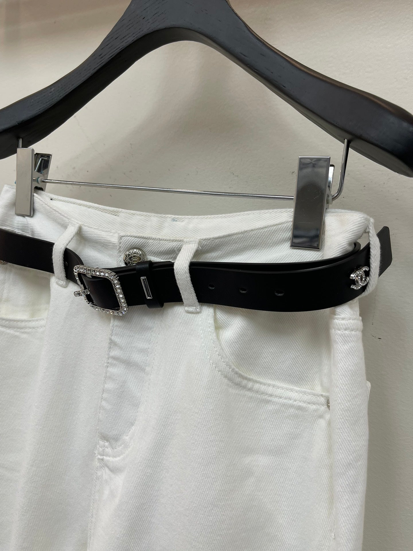 25 new hollow embroidery jeans