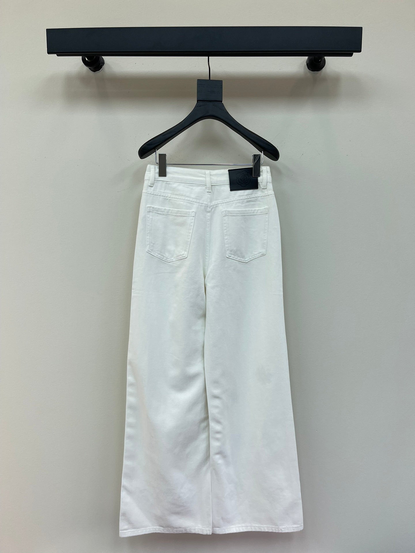 25 new hollow embroidery jeans