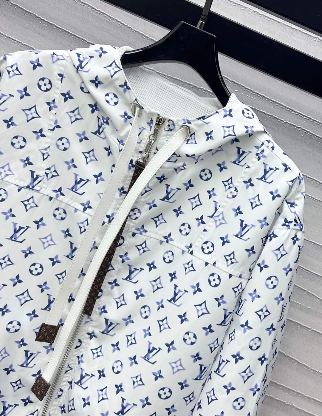 25 New Arrivals Hooded Printed Jacket