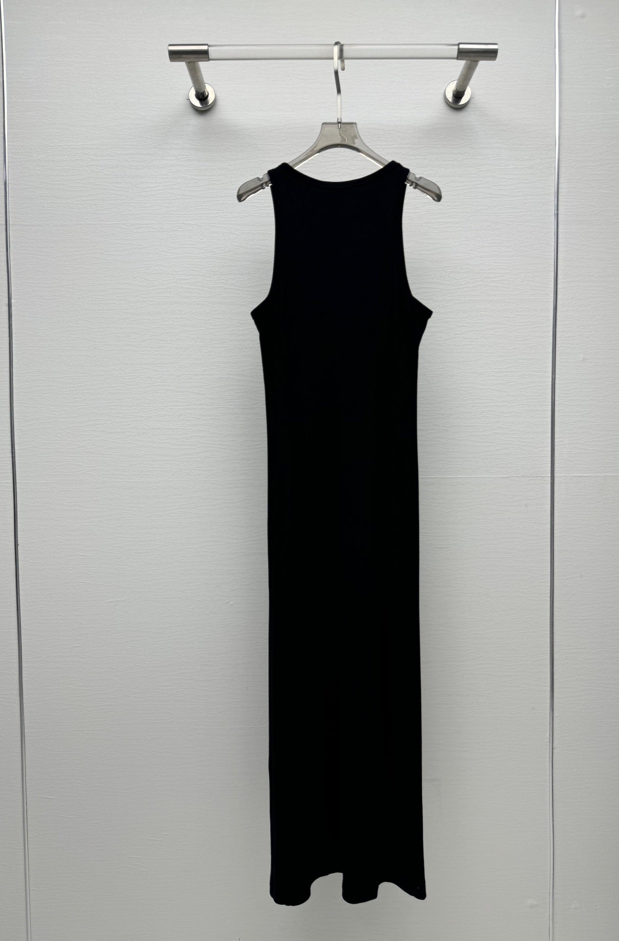 25 Spring and Summer New Micro Logo Embroidery Threaded Midi Dress