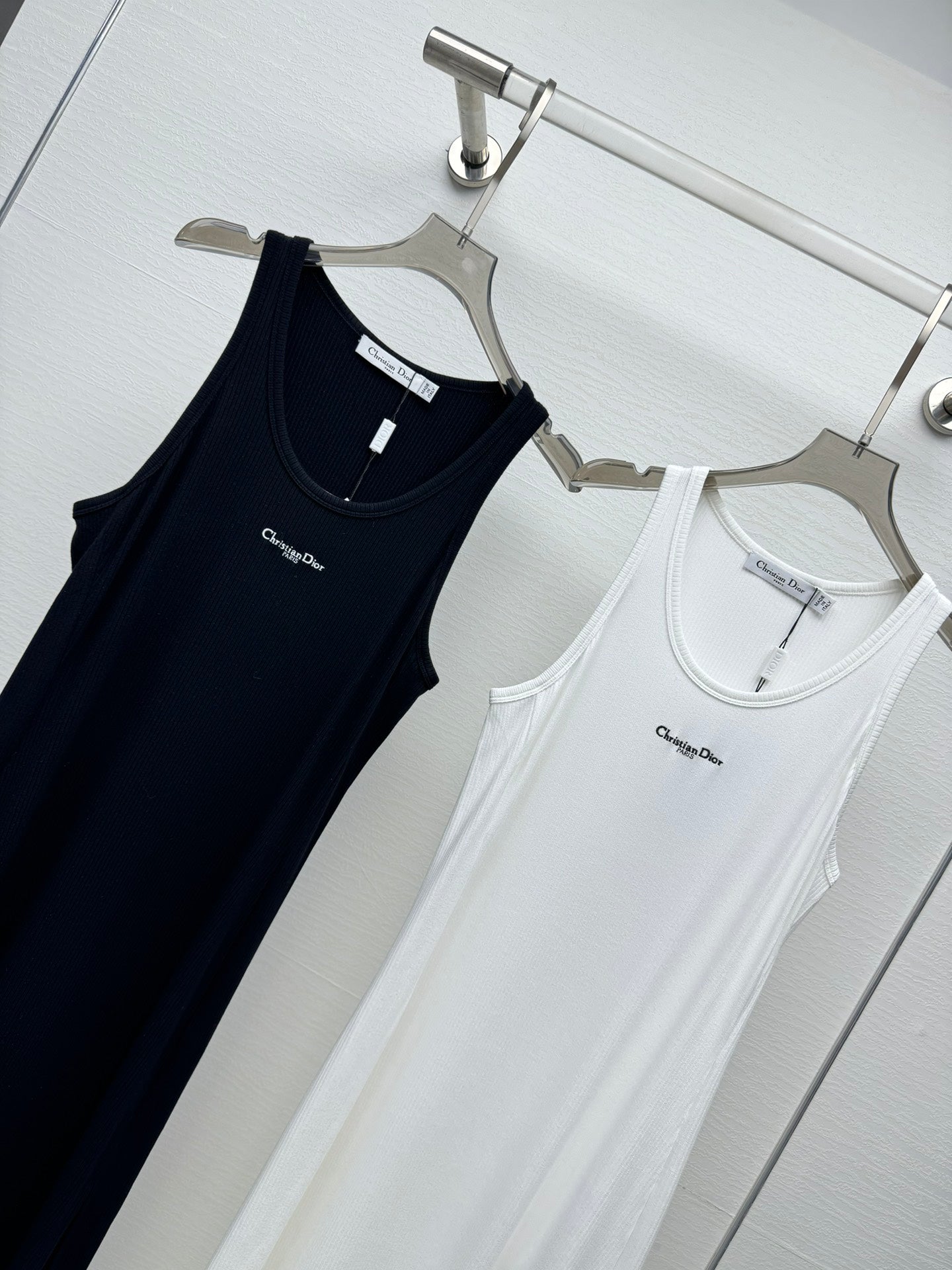 25 Spring and Summer New Micro Logo Embroidery Threaded Midi Dress
