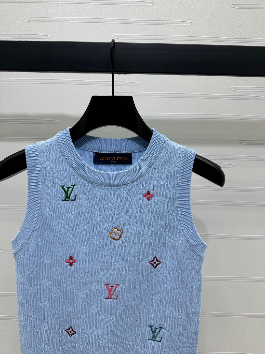 25 Spring and Summer Embroidered Letters Round Neck Knitted Vest