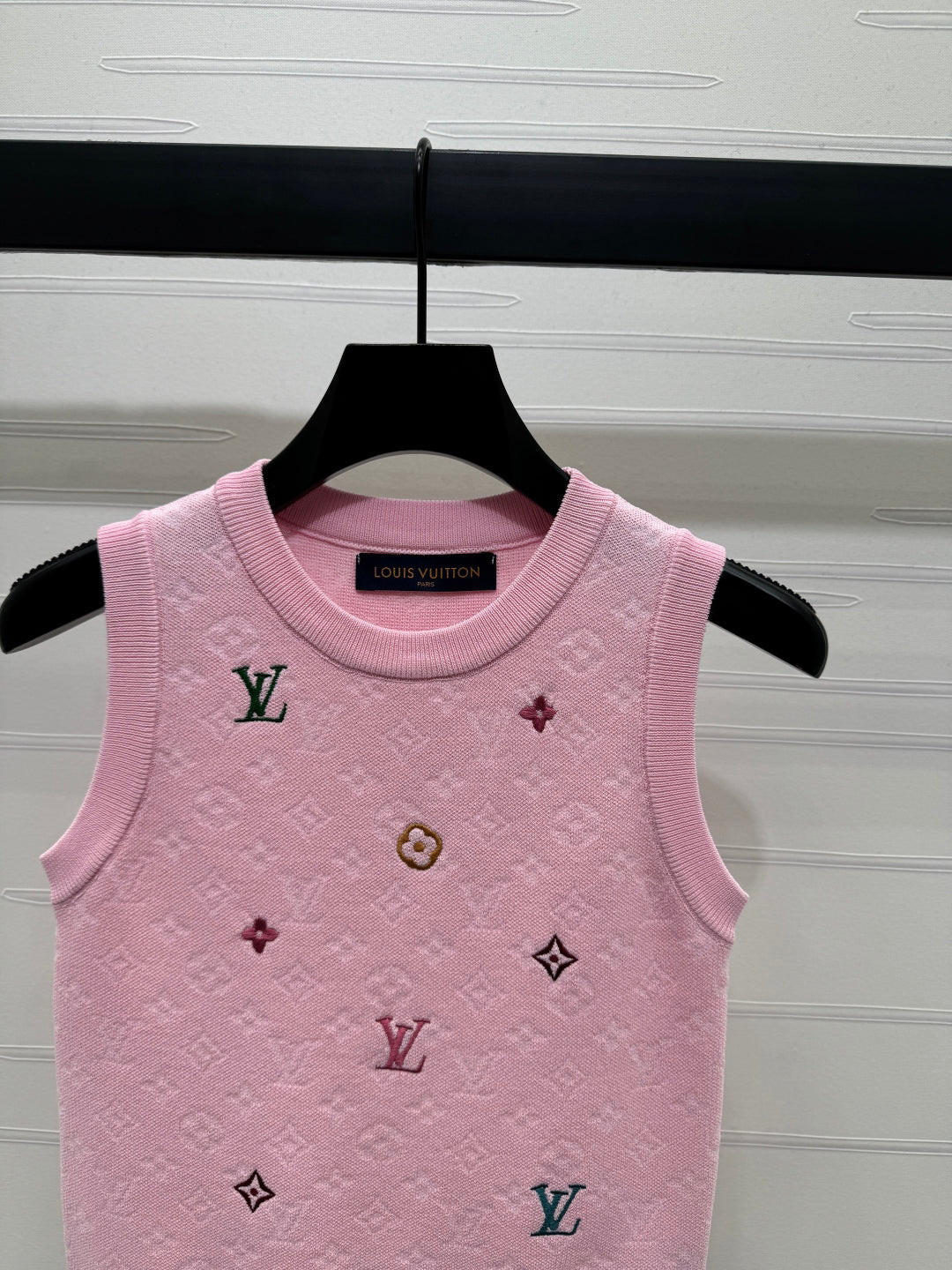 25 Spring and Summer Embroidered Letters Round Neck Knitted Vest