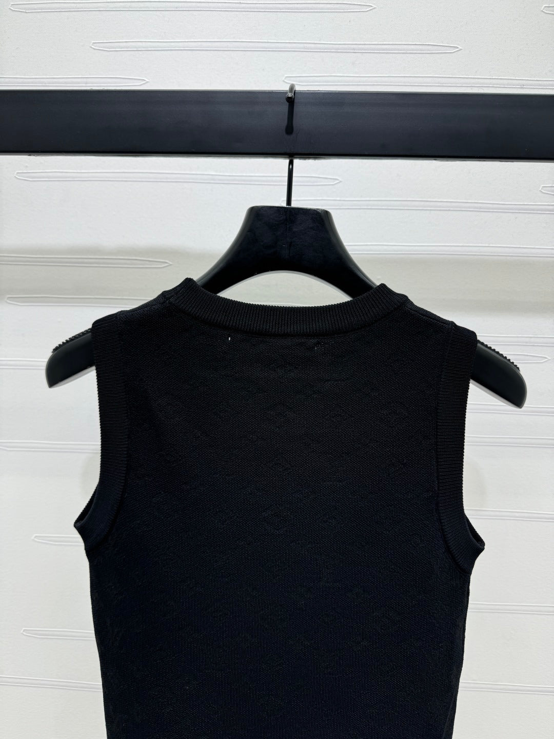 25 Spring and Summer Embroidered Letters Round Neck Knitted Vest