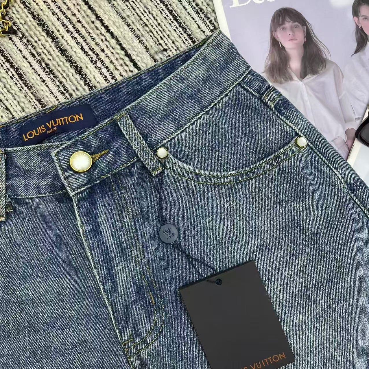 25 embroidered letter pocket denim shorts