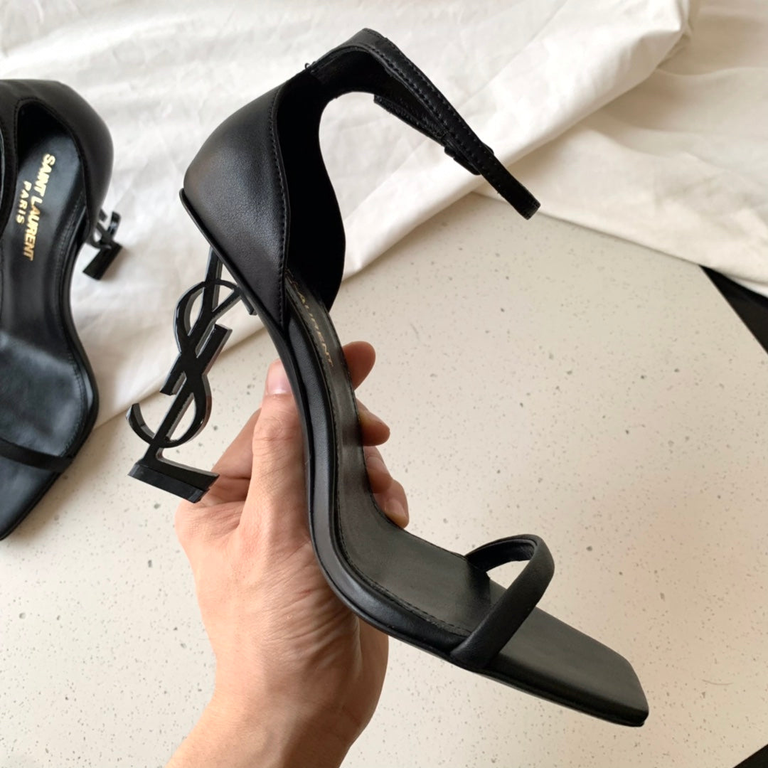 One word logo letter heel high heels