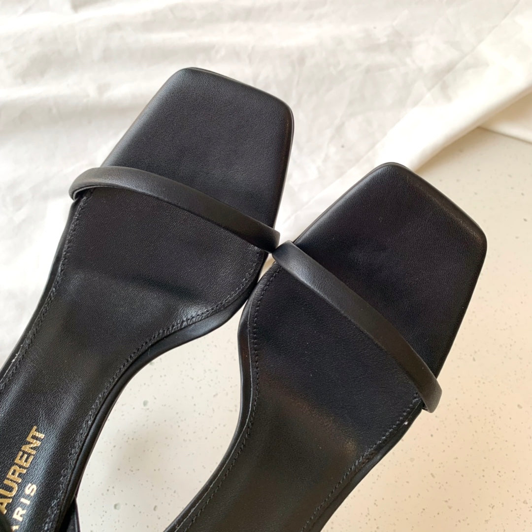 One word logo letter heel high heels