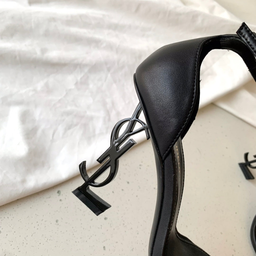 One word logo letter heel high heels
