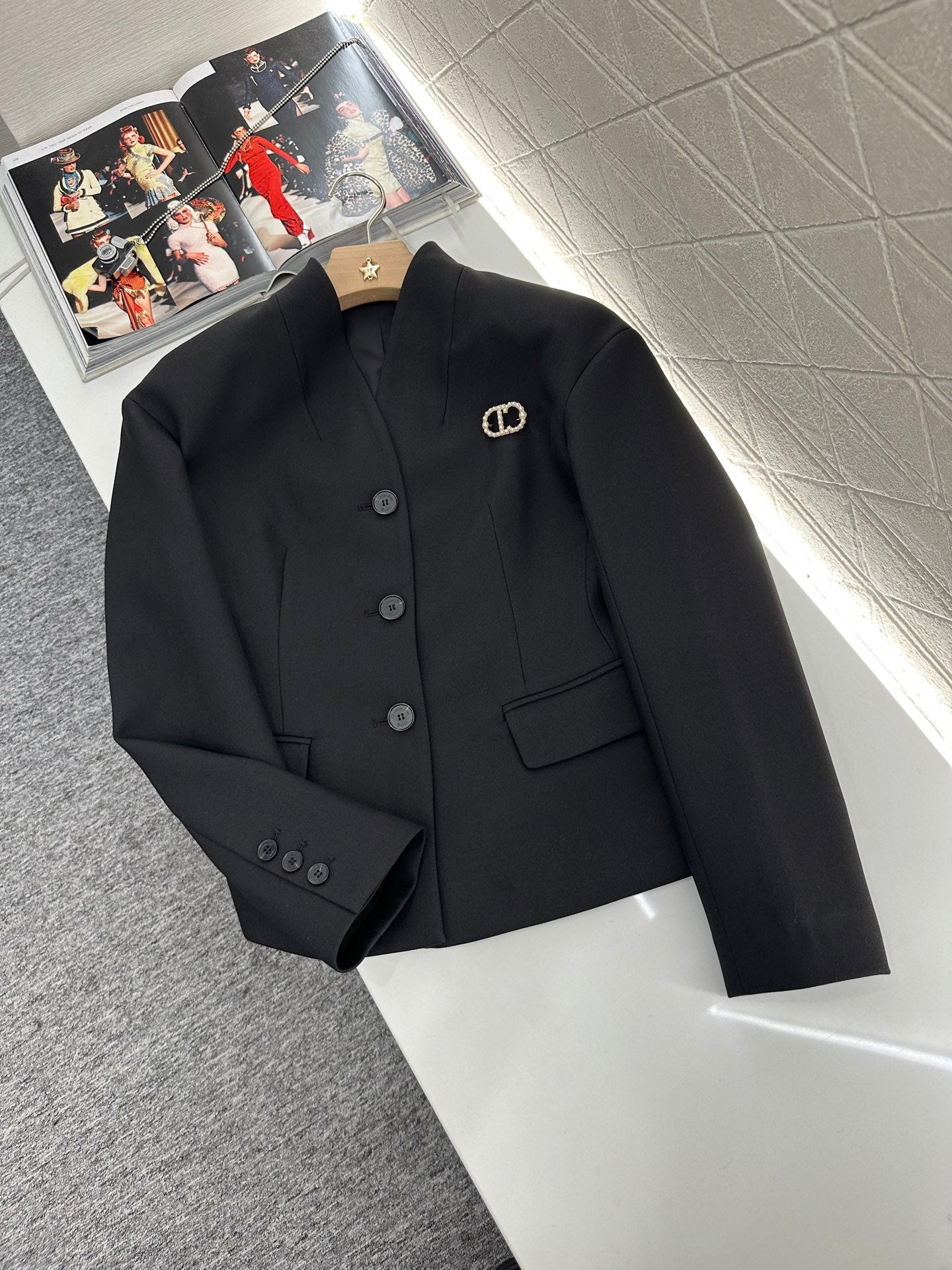 25 Belt Brooch Outer Jacket