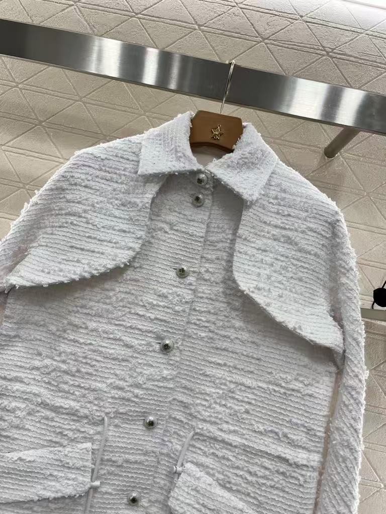 25 Knitted dress collar jacket