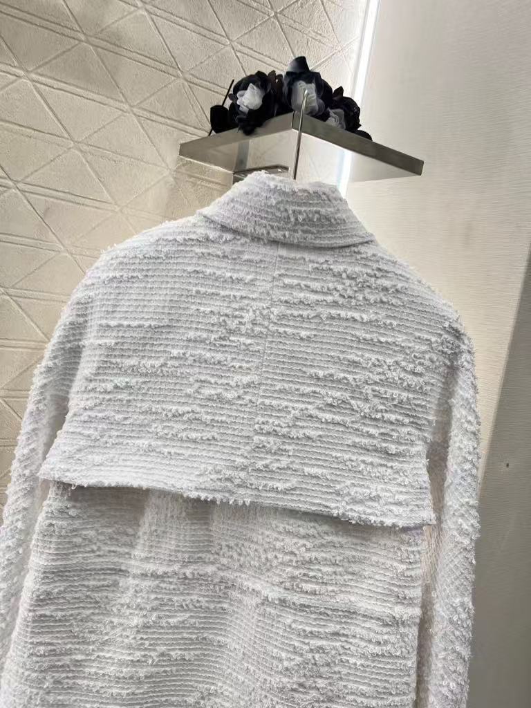 25 Knitted dress collar jacket