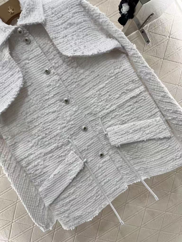 25 Knitted dress collar jacket