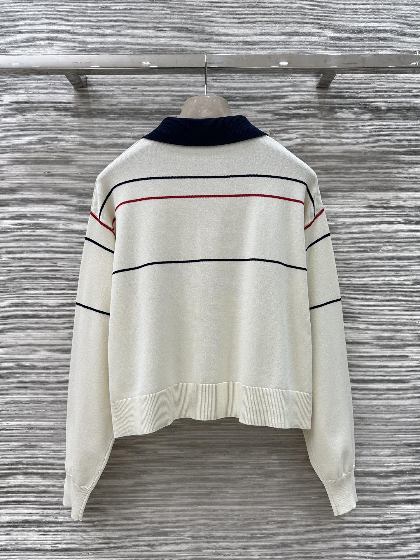 25 Early Spring New Style College Style Knit Top
