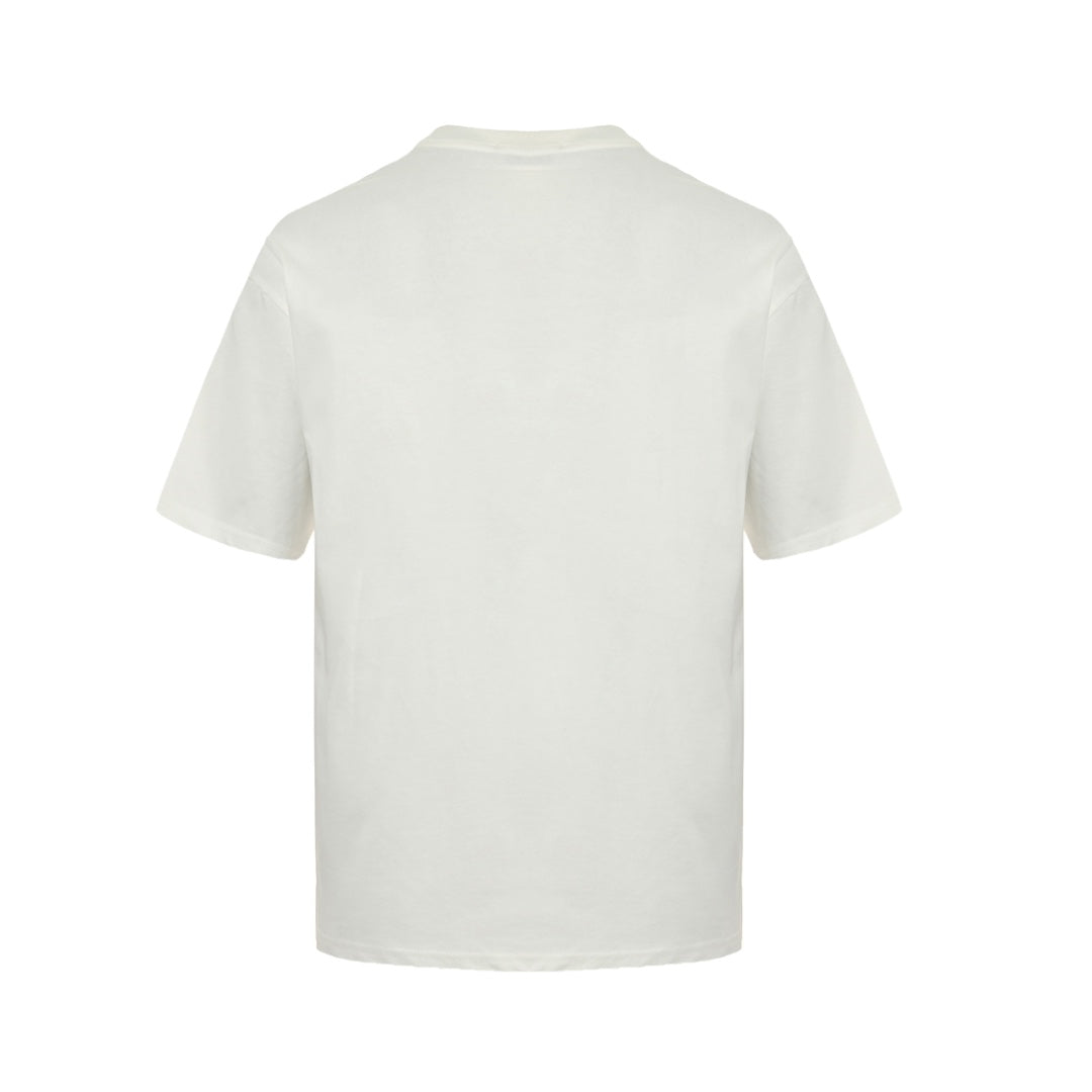 Short sleeves with small logo on chest