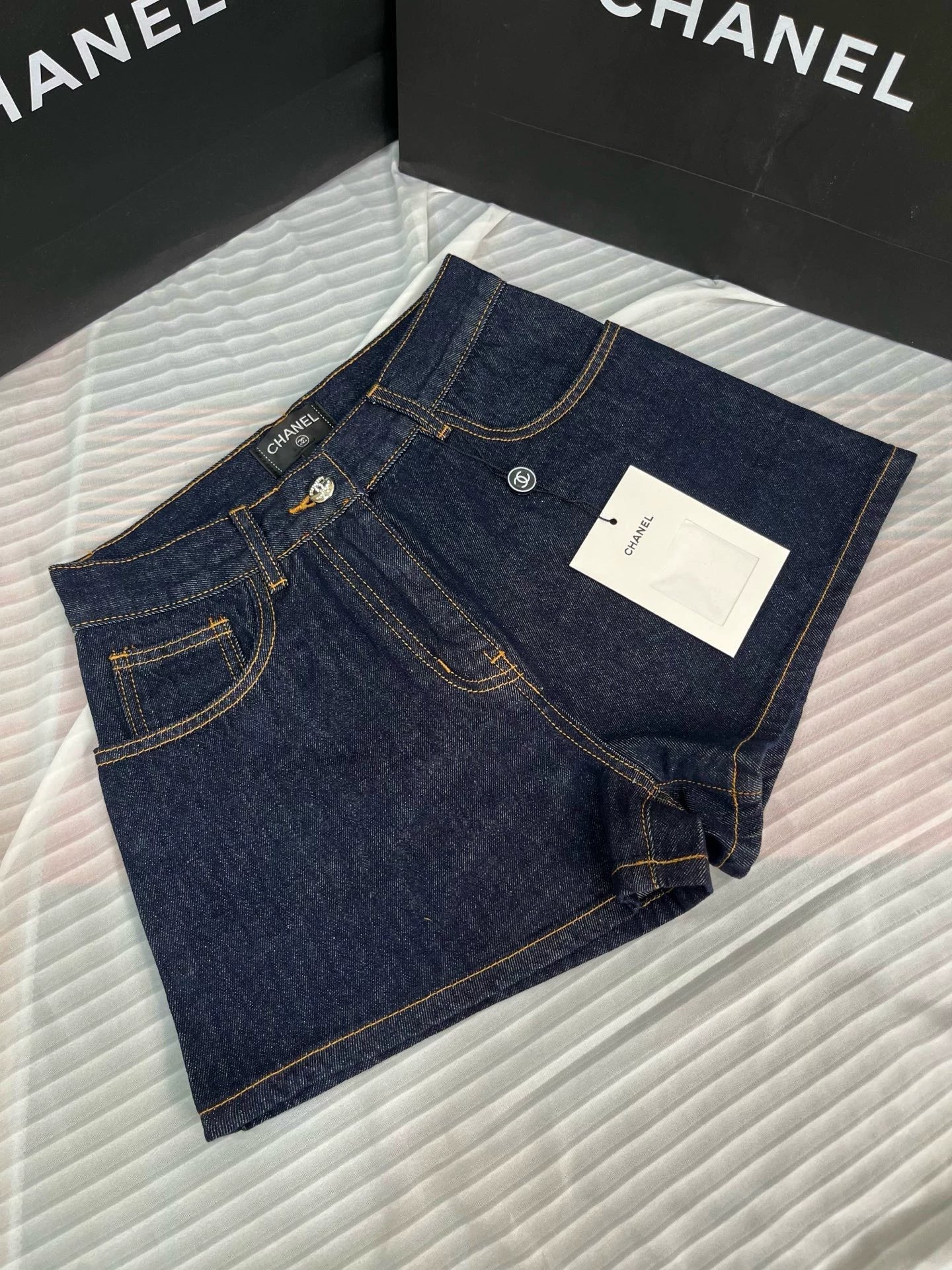 25 new summer openwork embroidered denim shorts