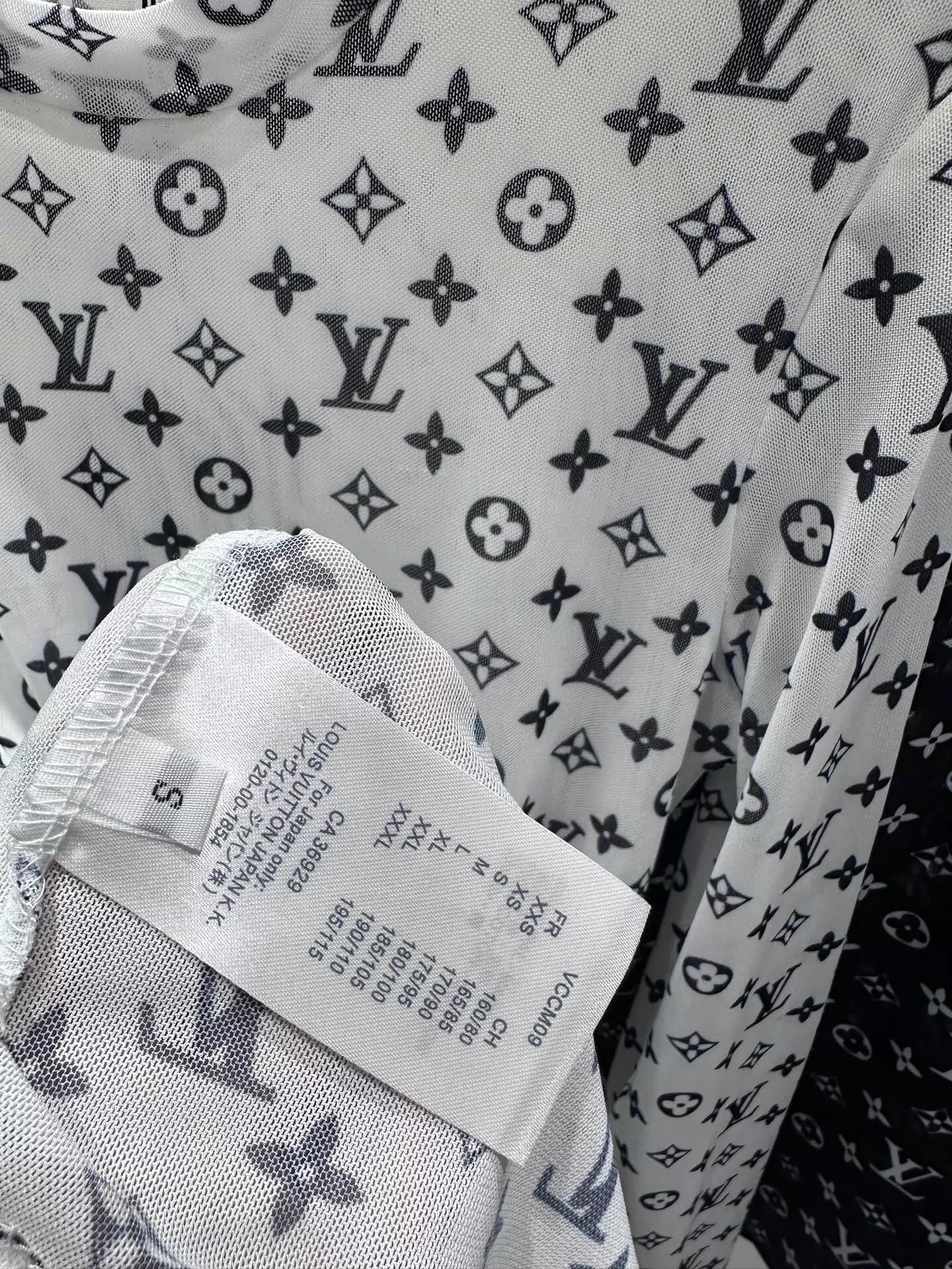 L 25 Early spring new mesh bottoming shirt