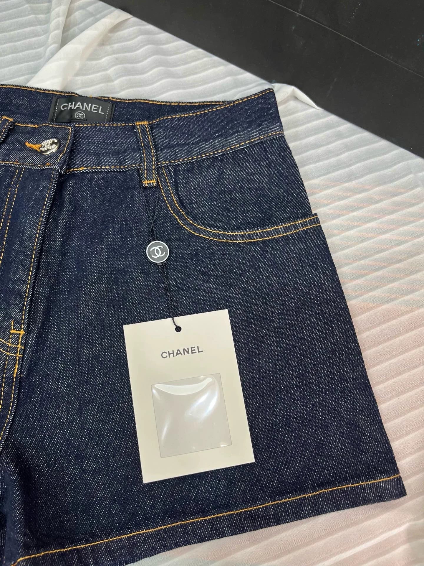 25 new summer openwork embroidered denim shorts