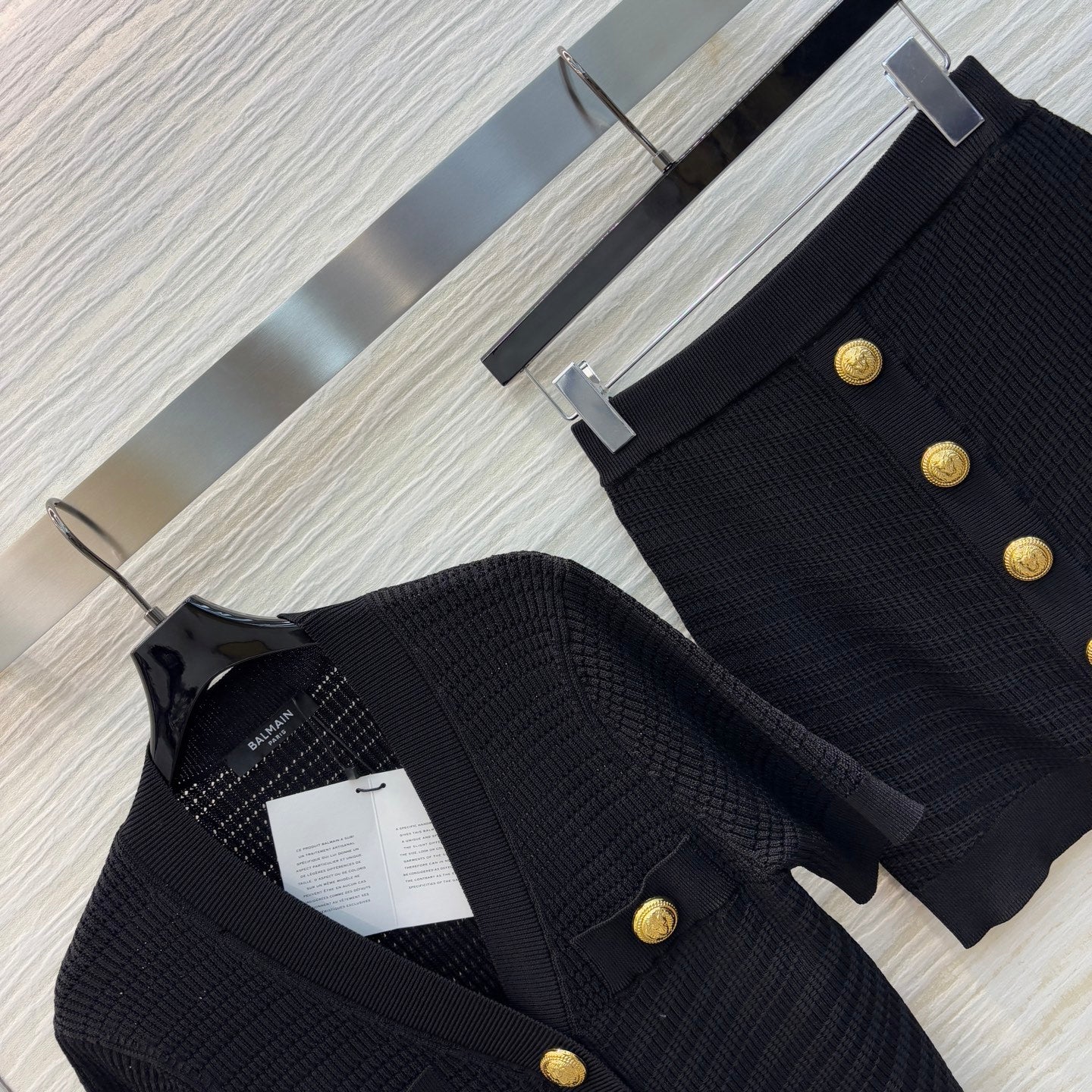25ss Slimming V-neck Knitted Set V-neck Short sleeved Cardigan+Arm hugging Half Skirt