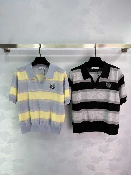25 Collar contrasting striped knitted short sleeved shirt