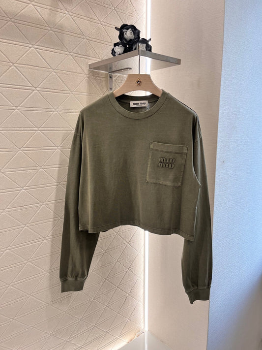 crew neck cropped pocket top