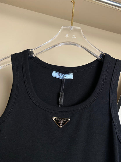 Classic triangle vest