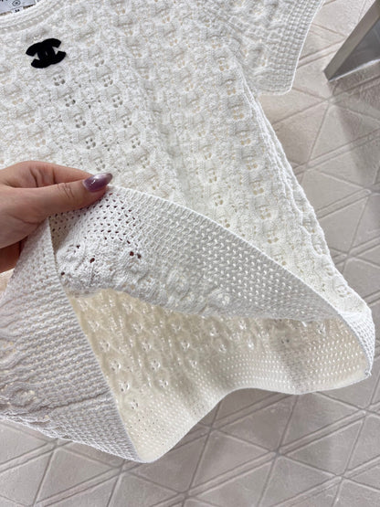 25 Hollow Woven Pattern Knit Top