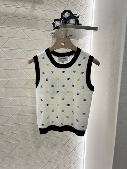 25SS 2025SS New Embroidered Knitted Vest Wool Material