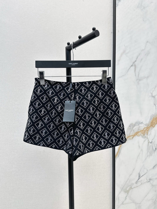 The latest logo hot diamond shorts for spring and summer