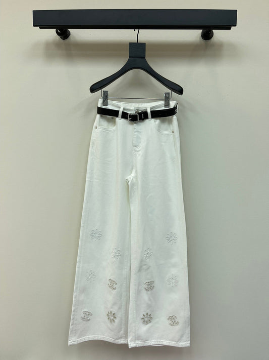 25 new hollow embroidery jeans