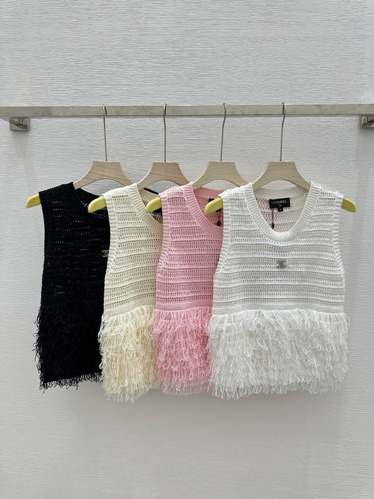 C 25 New Cutout Knit Splicing Tassel Metal Logo Vest