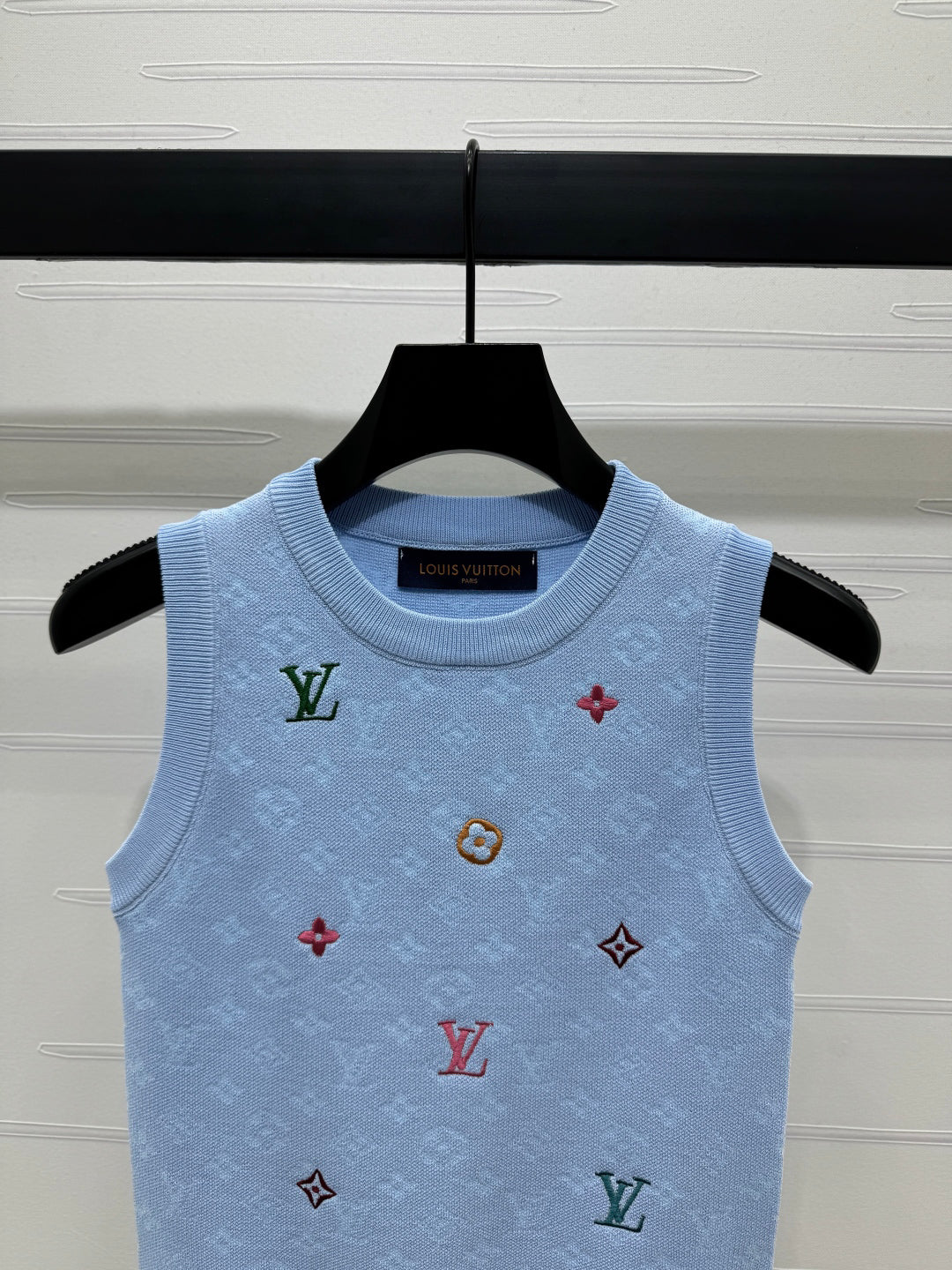 25 Spring and Summer Embroidered Letters Round Neck Knitted Vest
