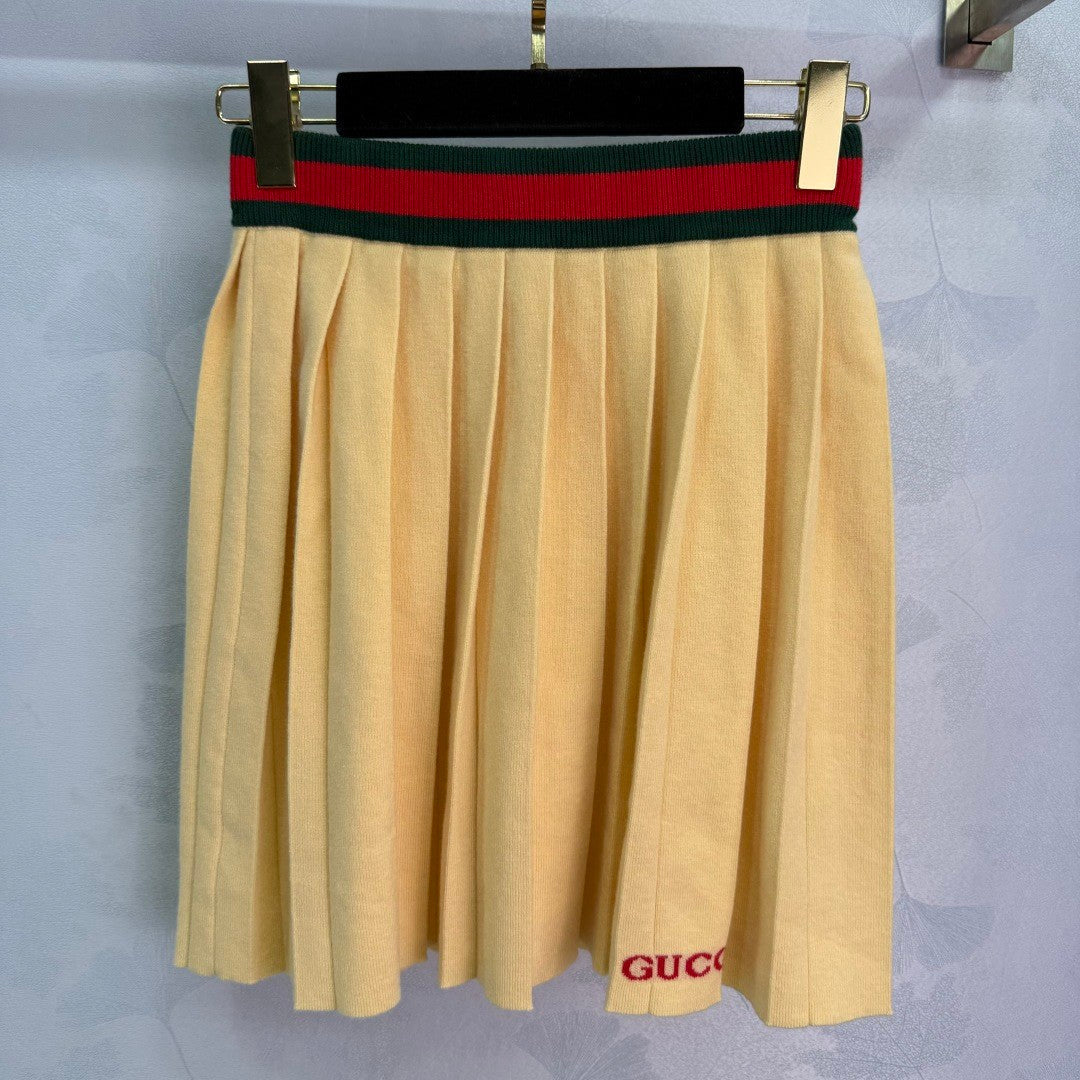 G 25 College Style Knit Short Sleeve ➕ Pleated Skirt Set