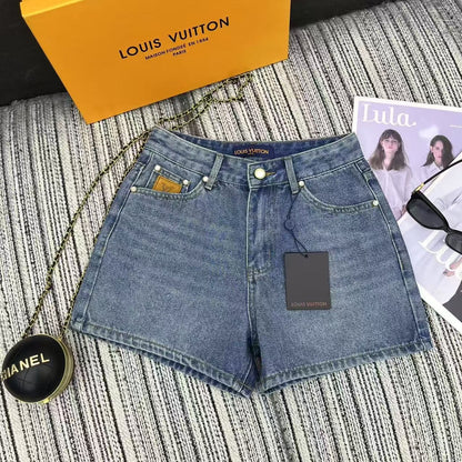 25 embroidered letter pocket denim shorts