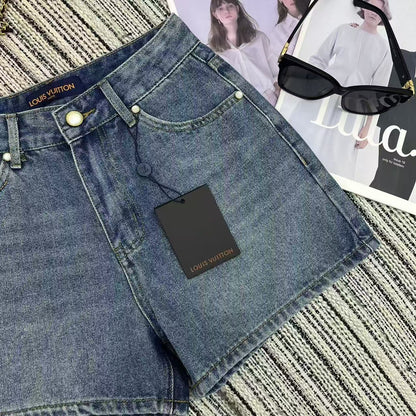 25 embroidered letter pocket denim shorts
