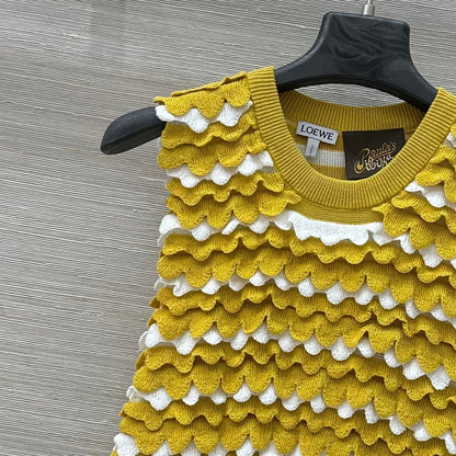 25 Scale Knit Vest Top Skirt Set