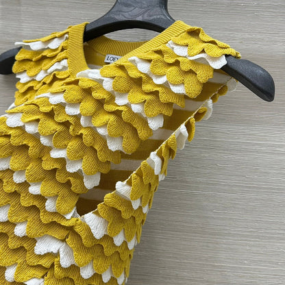 25 Scale Knit Vest Top Skirt Set