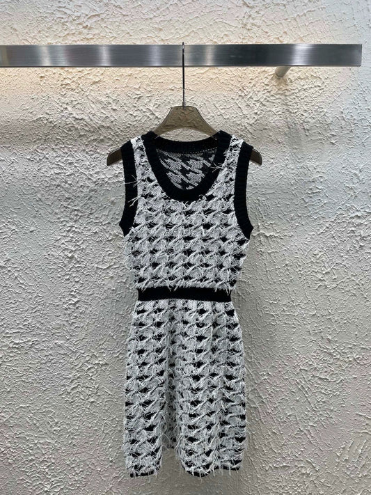 25 New Houndstooth Retro Tassel Vest Dress